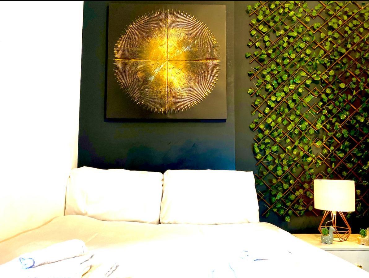 Duke And Duchess Apartments And Rooms - Private In Room Hot Tub Suites Londra Esterno foto