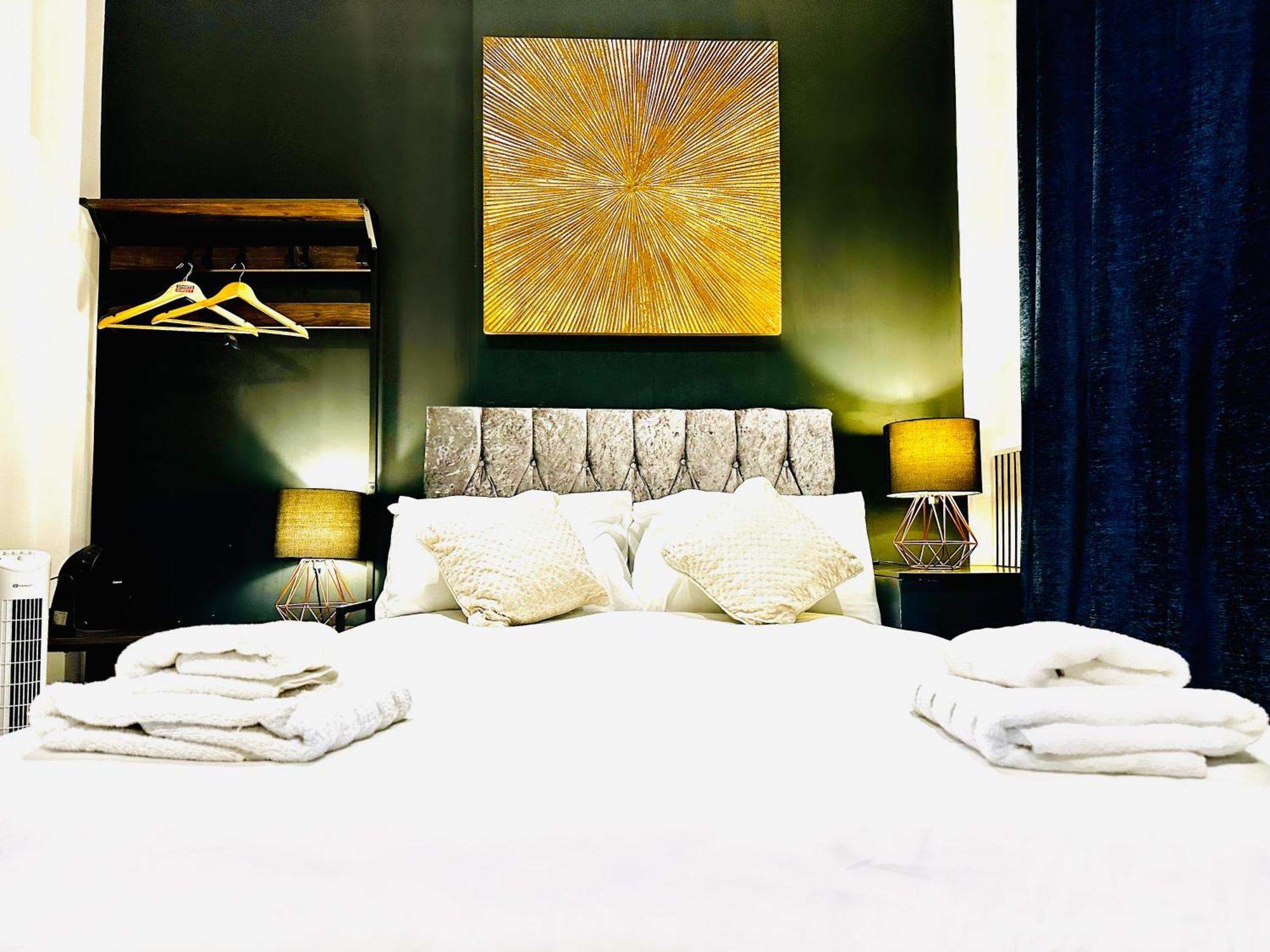Duke And Duchess Apartments And Rooms - Private In Room Hot Tub Suites Londra Esterno foto
